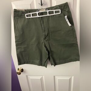 GAP Men's Olive Flat Front Shorts